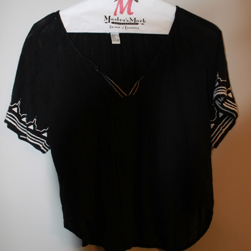Trendy Summer/Spring Time Top.